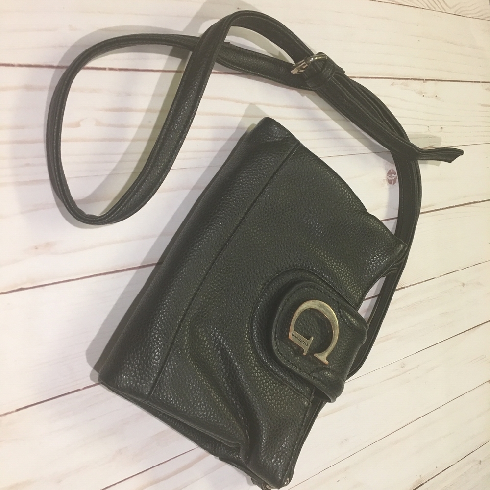 Black cross body guess bag